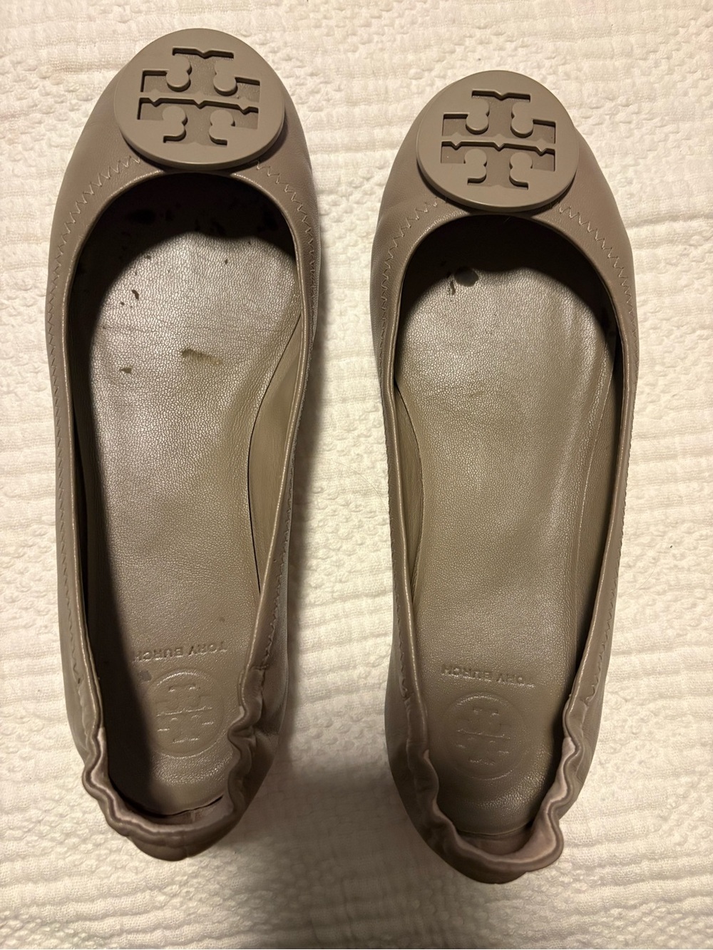Tory Burch French Gray Logo Round-Toe Ballet Flats